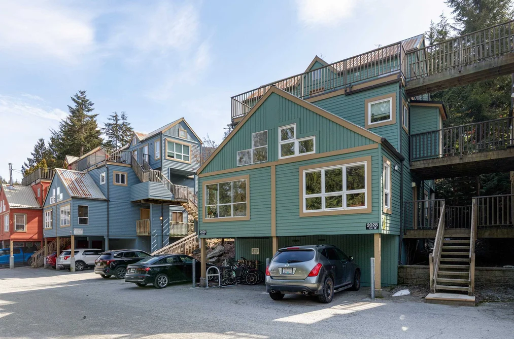 Condo for sale at 4 2028 Innsbruck Drive Whistler British Columbia - MLS: R3107417