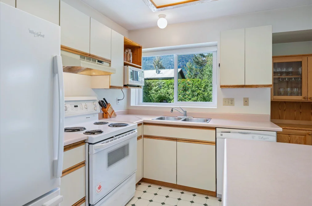 4 2100 EVA LAKE ROAD, Whistler BC V8E 0A6, Whistler BC — Residential for Sale — Photo 12 of 31
