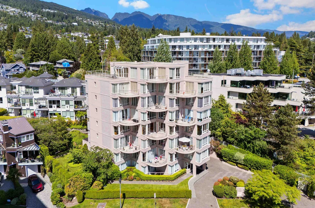 Condo for sale at 4 2243 Bellevue Avenue West Vancouver British Columbia - MLS: R3134638