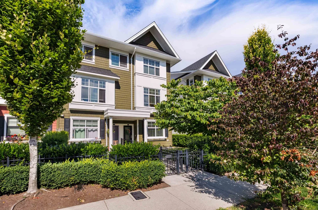 Townhouse for sale at 4 27735 Roundhouse Drive Abbotsford British Columbia - MLS: R3144547