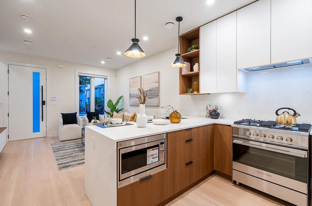 4-3638 Normandy Drive, Vancouver, BC - Half Duplex for Sale - Photo 11 of 32 4-3638 Normandy Drive, Vancouver, BC - Half Duplex for Sale - Photo 11 of 32