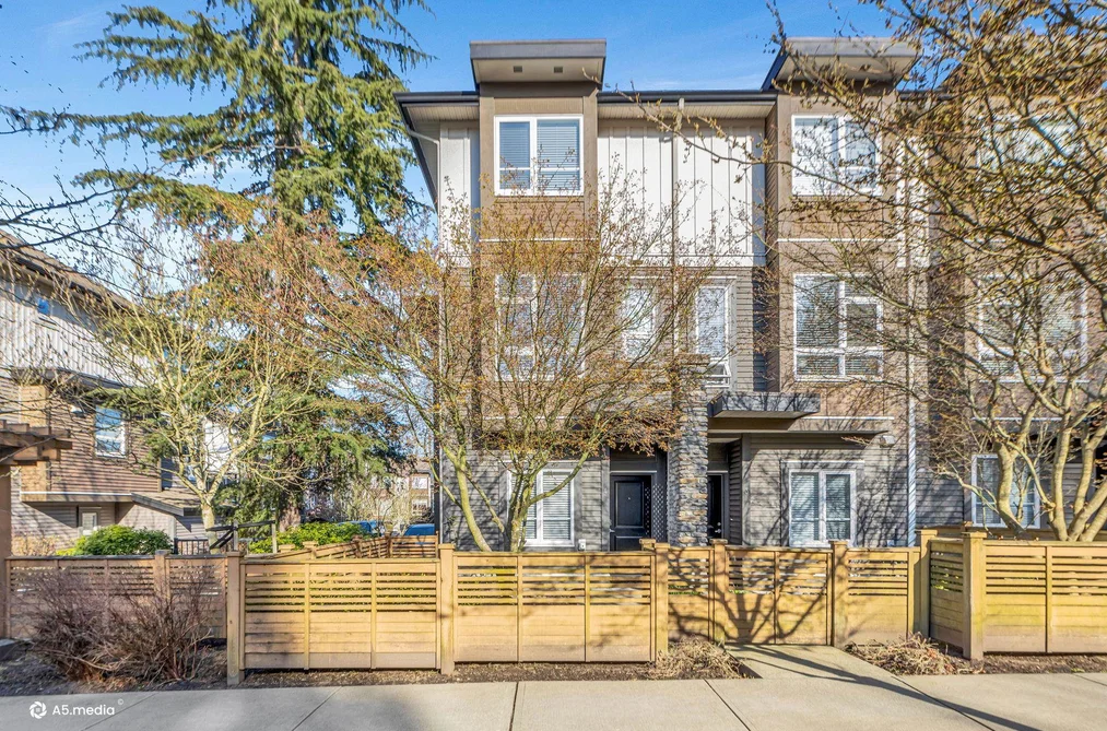 Townhouse for sale at 4 5888 144 Street Surrey British Columbia - MLS: R3104586