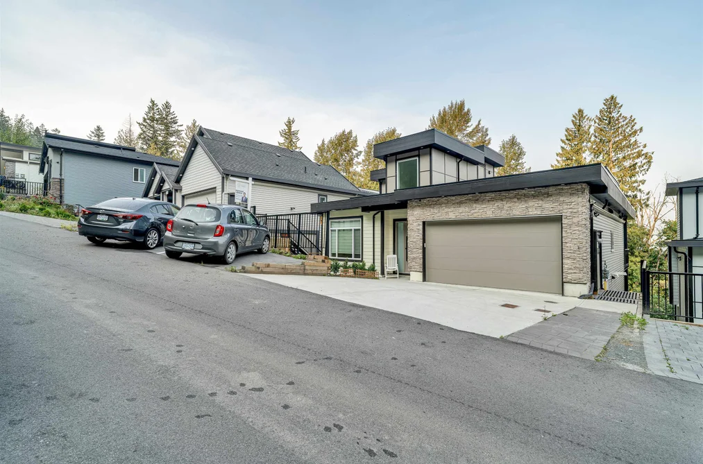 4 5988 LINDEMAN STREET, Chilliwack BC V2R 0R9, Chilliwack BC — Residential for Sale - Photo 2