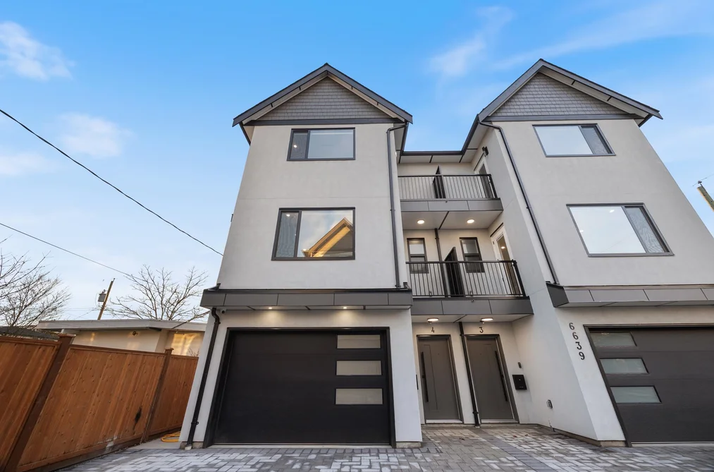 Half Duplex for sale at 4 6639 Acacia Avenue Burnaby British Columbia - MLS: R3111744