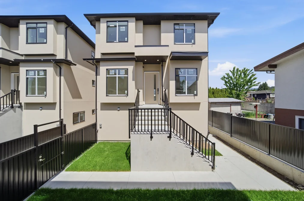 House for sale at 4 6885 Aubrey Street Burnaby British Columbia - MLS: R3126528