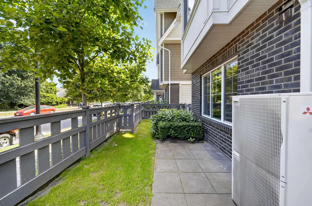 4 7180 LECHOW STREET, Richmond, BC — Residential for Sale — Photo 8 of 38