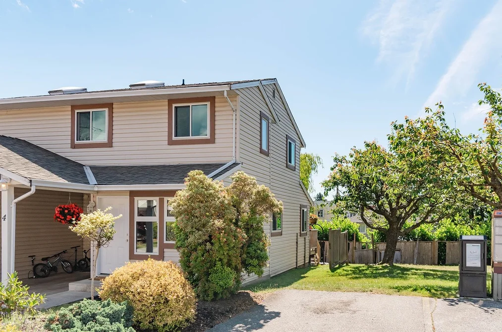 Townhouse for sale at 4 765 School Road Gibsons British Columbia - MLS: R3135588