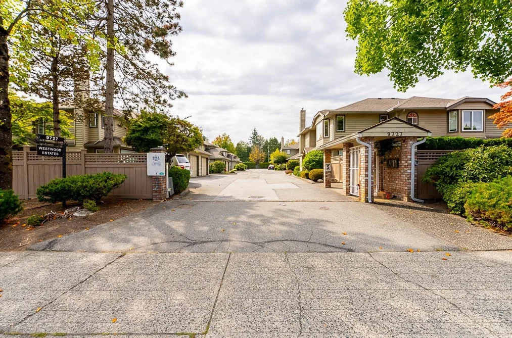 Townhouse for sale at 4 9727 152b Street Surrey British Columbia - MLS: R3159856