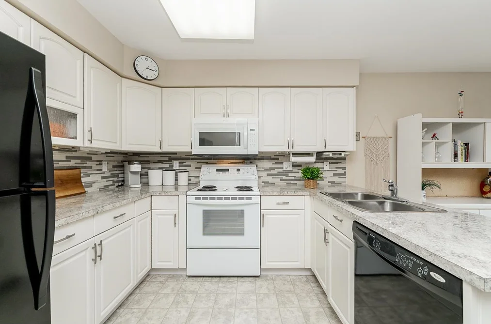 4-9727 152B Street, Surrey, BC - Townhouse for Sale - Photo 15 of 38 4-9727 152B Street, Surrey, BC - Townhouse for Sale - Photo 15 of 38