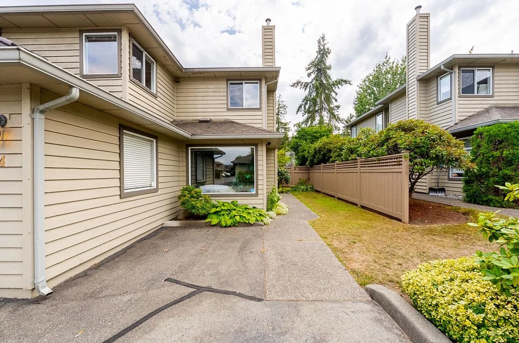 4-9727 152B Street, Surrey, BC - Townhouse for Sale - Photo 5 of 38 4-9727 152B Street, Surrey, BC - Townhouse for Sale - Photo 5 of 38