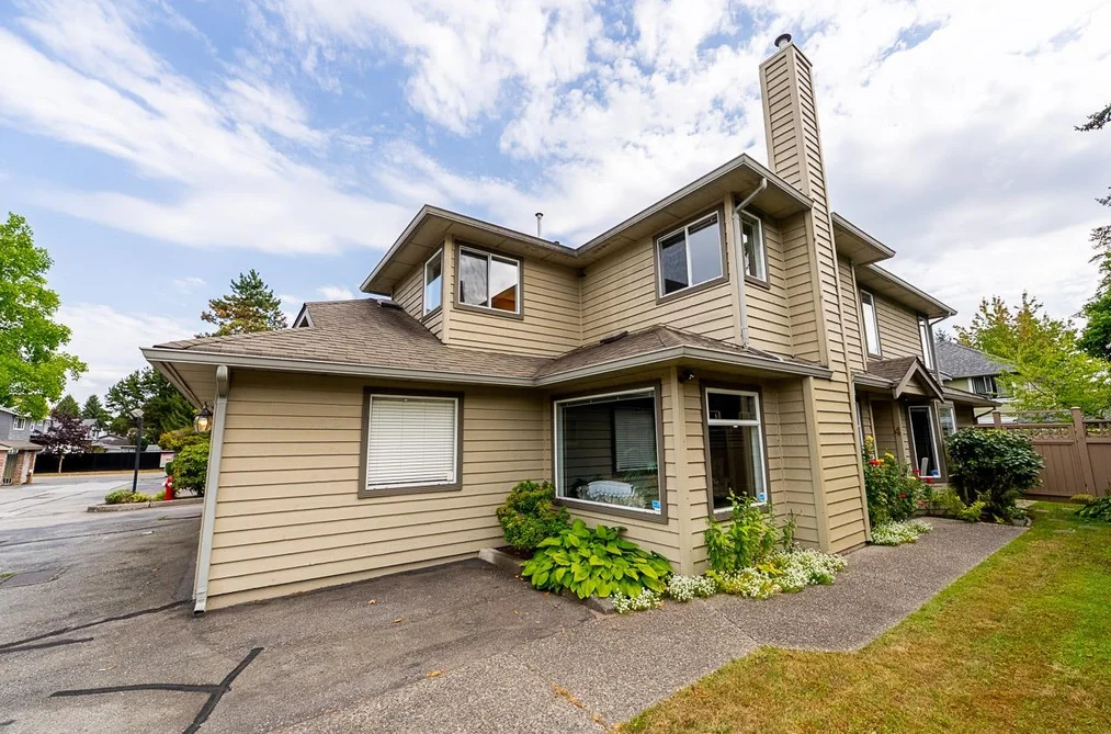 4-9727 152B Street, Surrey, BC - Townhouse for Sale - Photo 6 of 38 4-9727 152B Street, Surrey, BC - Townhouse for Sale - Photo 6 of 38