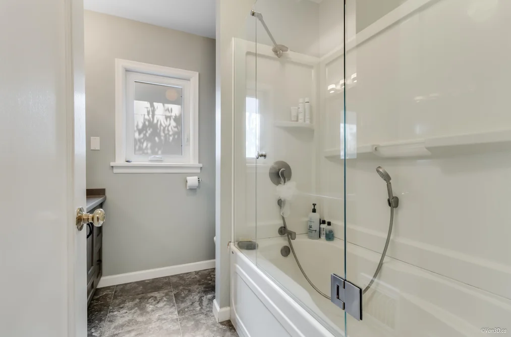 4 E 46TH AVENUE, Vancouver BC V5W 1Z1, Vancouver BC — Residential for Sale — Photo 8 of 32