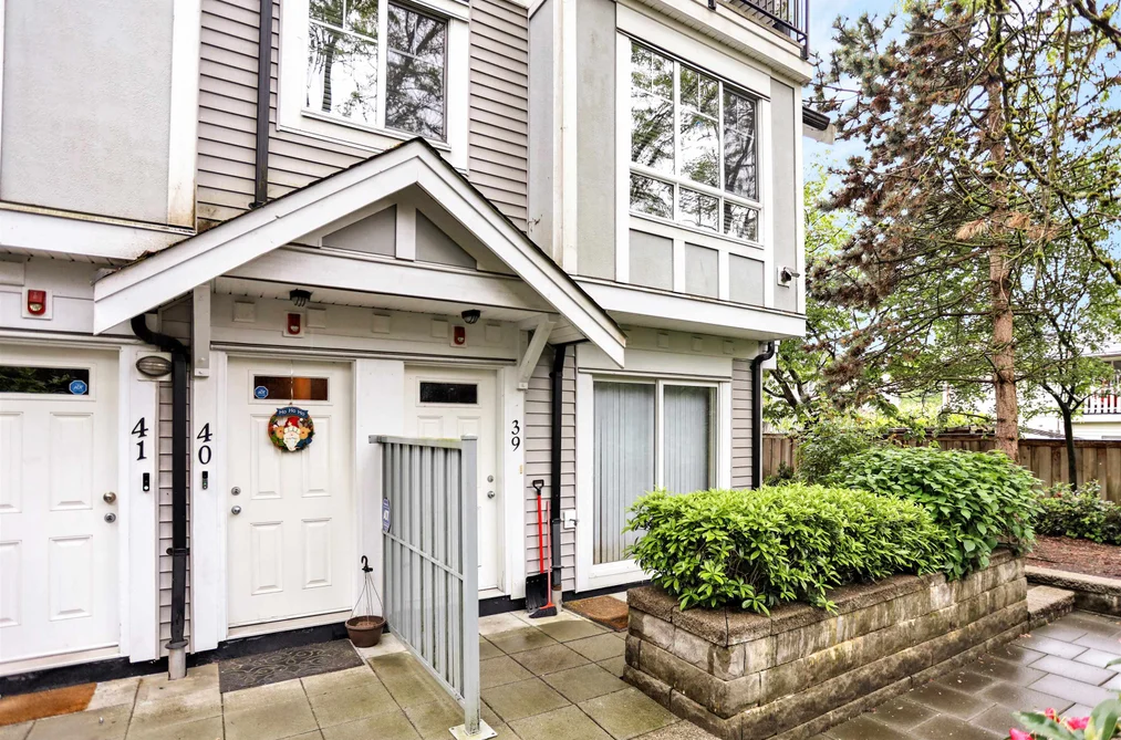 40-13239 Old Yale Road, Surrey, BC - Townhouse for Sale - Photo 3 of 28 40-13239 Old Yale Road, Surrey, BC - Townhouse for Sale - Photo 3 of 28