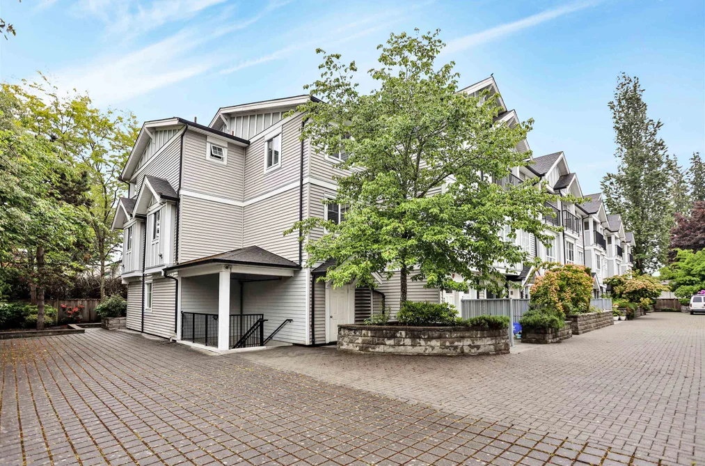 40-13239 Old Yale Road, Surrey, BC - Townhouse for Sale - Photo 5 of 28 40-13239 Old Yale Road, Surrey, BC - Townhouse for Sale - Photo 5 of 28