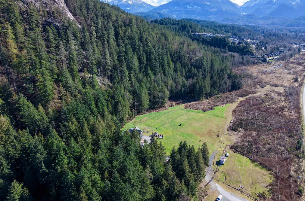 4000 HIGHWAY 99, Squamish BC V0N 1H0, Squamish BC — Residential for Sale - Photo 3