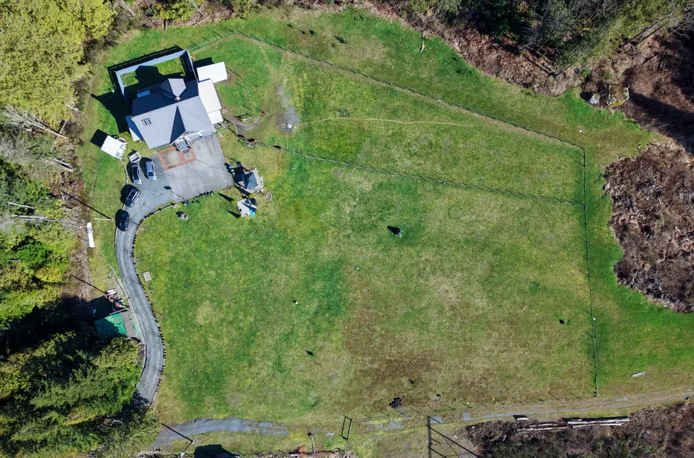 4000 HIGHWAY 99, Squamish BC V0N 1H0, Squamish BC — Residential for Sale - Photo 4