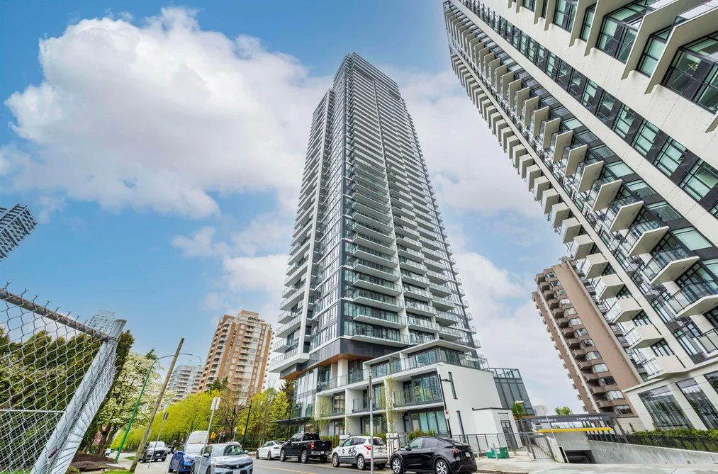 Condo for sale at 4001 4711 Hazel Street Burnaby British Columbia - MLS: R3037033