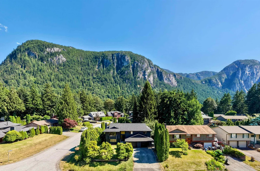 40011 PLATEAU DRIVE, Squamish, BC — Residential for Sale — Photo 30 of 39