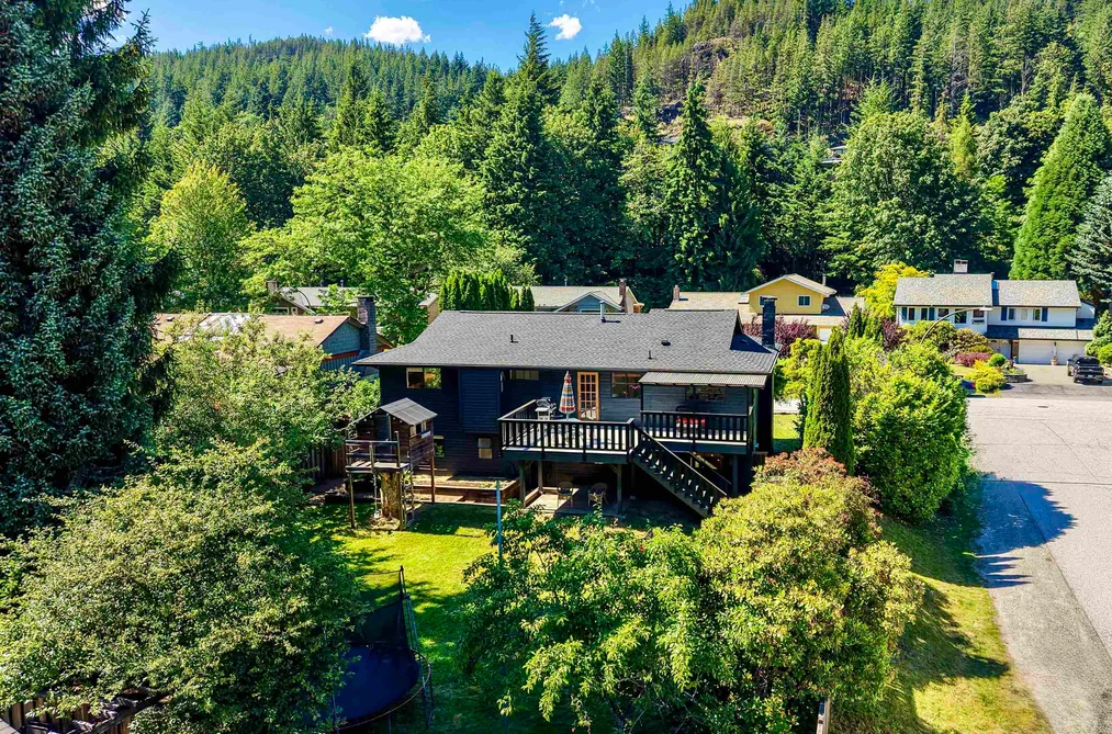 40011 PLATEAU DRIVE, Squamish, BC — Residential for Sale — Photo 31 of 39