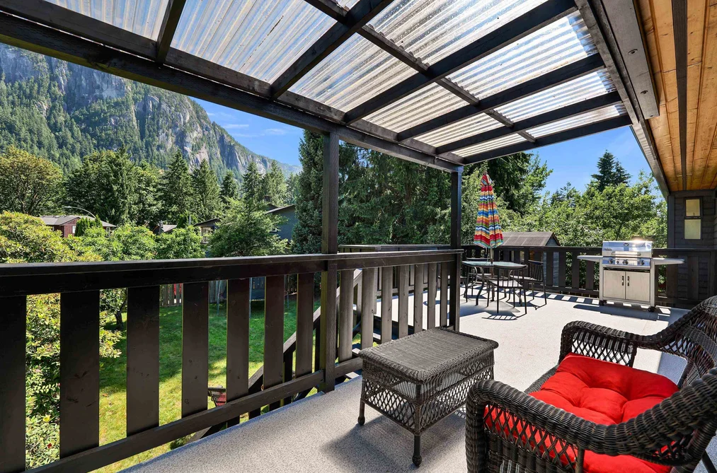 40011 PLATEAU DRIVE, Squamish, BC — Residential for Sale — Photo 9 of 39