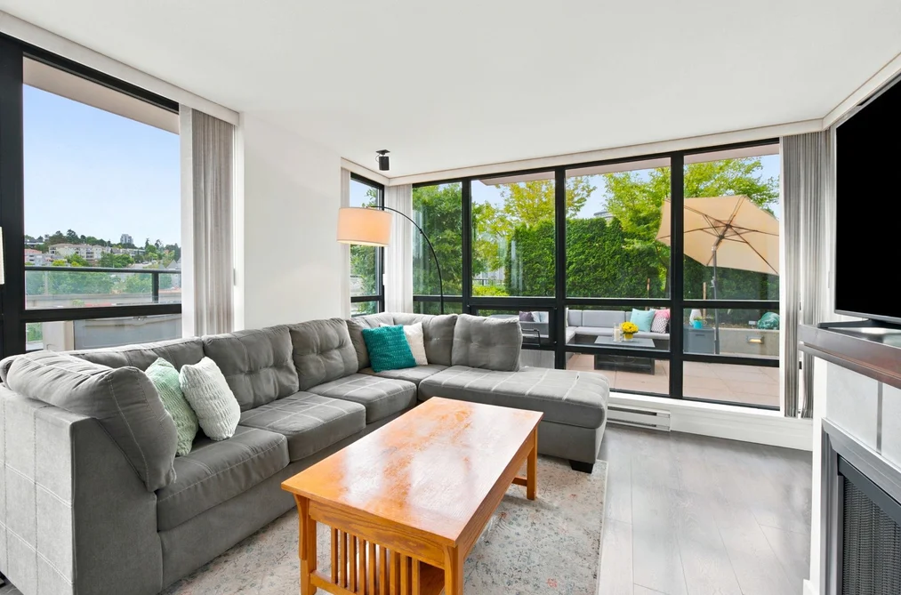 401 1 RENAISSANCE SQUARE, New Westminster BC V3M 0B6, New Westminster BC — Residential for Sale — Photo 11 of 37