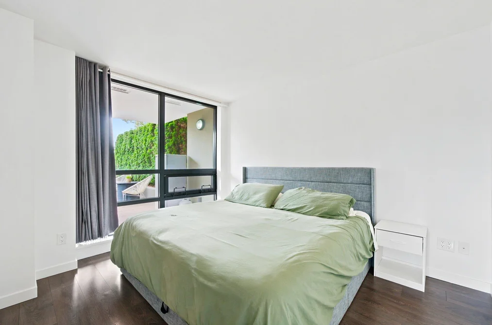 401 1 RENAISSANCE SQUARE, New Westminster BC V3M 0B6, New Westminster BC — Residential for Sale — Photo 15 of 37