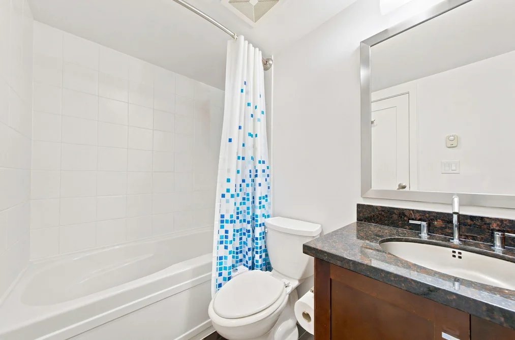 401 1 RENAISSANCE SQUARE, New Westminster BC V3M 0B6, New Westminster BC — Residential for Sale — Photo 18 of 37