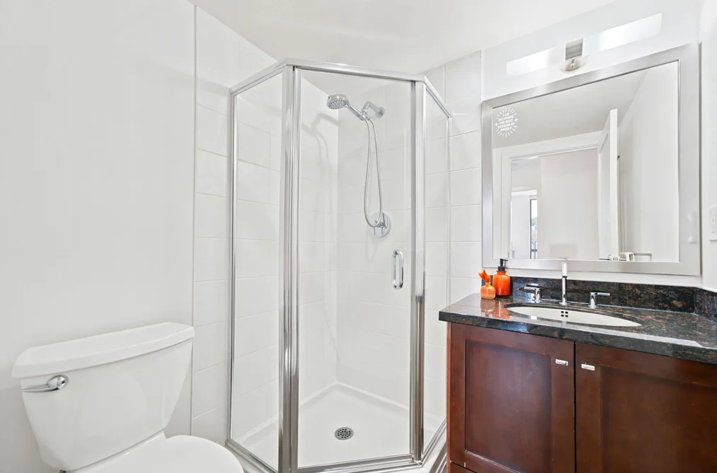 401 1 RENAISSANCE SQUARE, New Westminster BC V3M 0B6, New Westminster BC — Residential for Sale — Photo 20 of 37