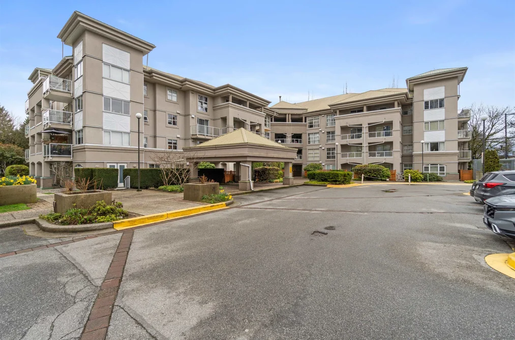 Condo for sale at 401 10533 University Drive Surrey British Columbia - MLS: R3118873