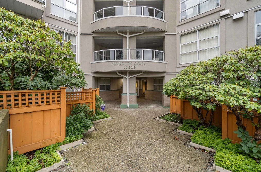 401 10533 UNIVERSITY DRIVE, Surrey BC V3T 5T7, Surrey BC — Residential for Sale - Photo 2