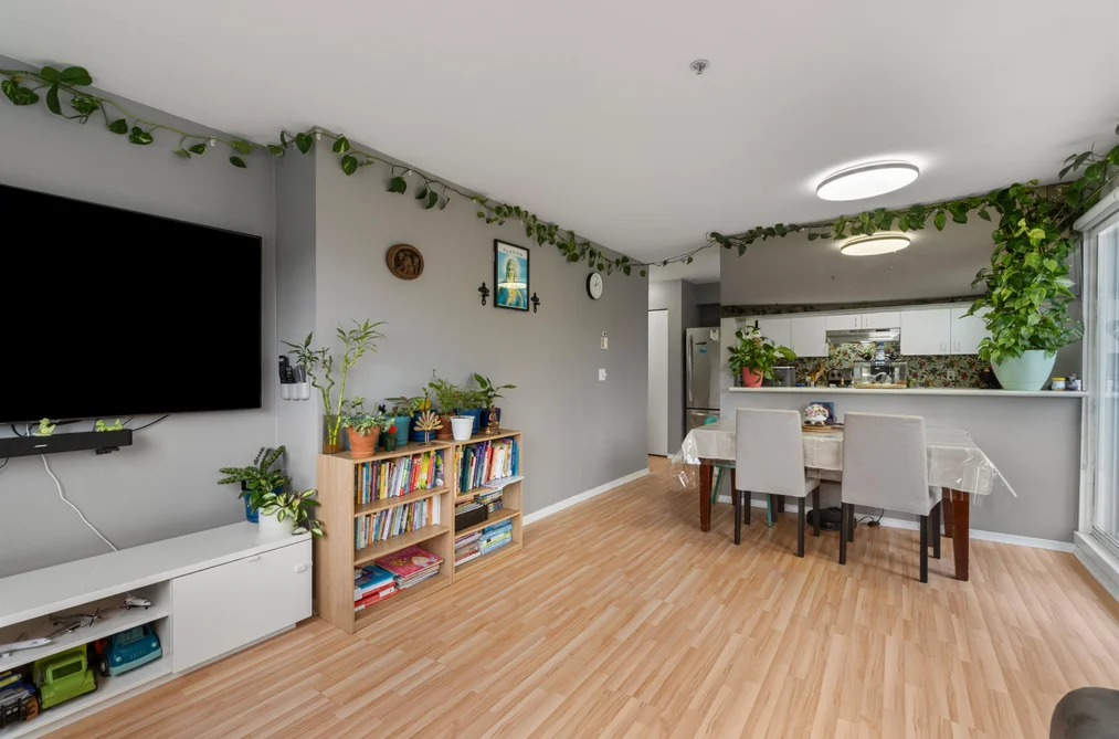 401 10533 UNIVERSITY DRIVE, Surrey BC V3T 5T7, Surrey BC — Residential for Sale - Photo 5