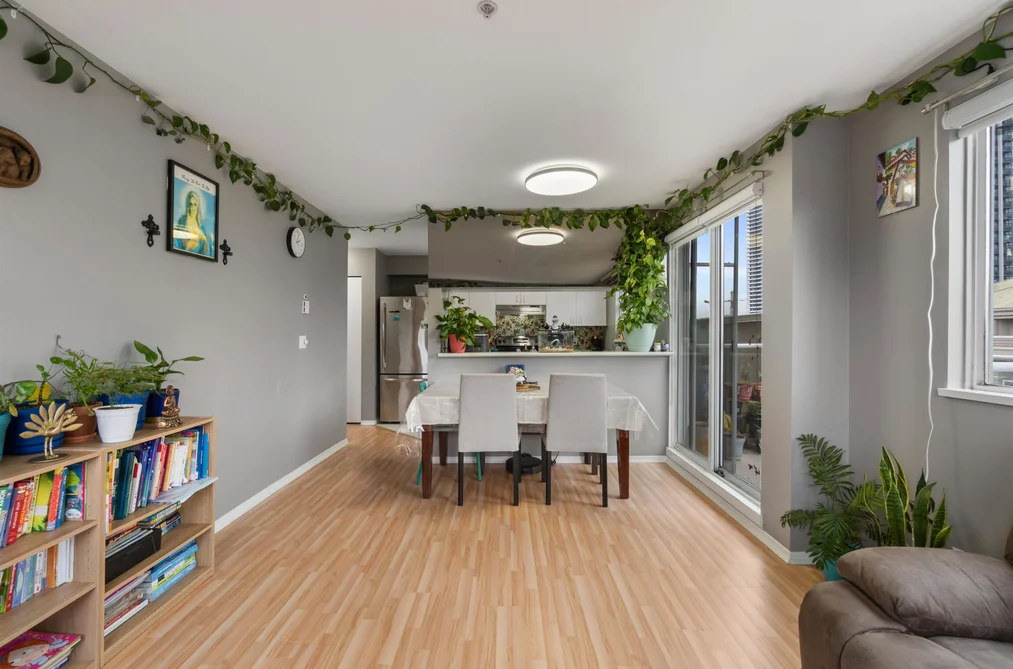 401 10533 UNIVERSITY DRIVE, Surrey BC V3T 5T7, Surrey BC — Residential for Sale - Photo 6