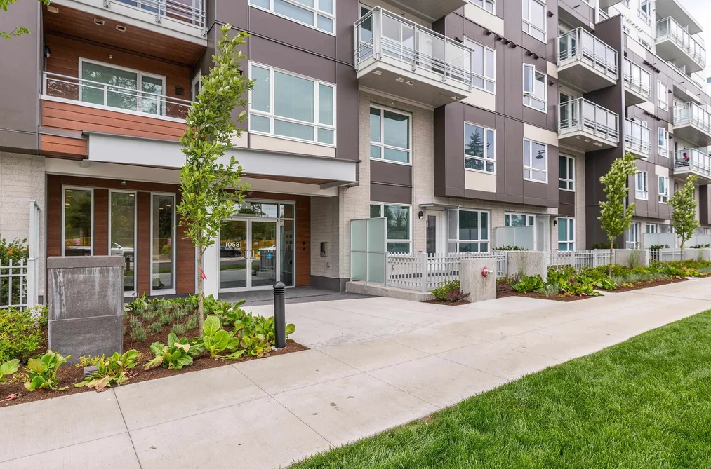 401 10581 140 STREET, Surrey BC V3T 0M7, Surrey BC — Residential for Sale - Photo 2