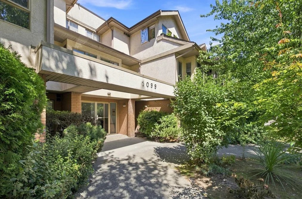 Condo for sale at 401 1099 E Broadway Vancouver British Columbia - MLS: R3152194