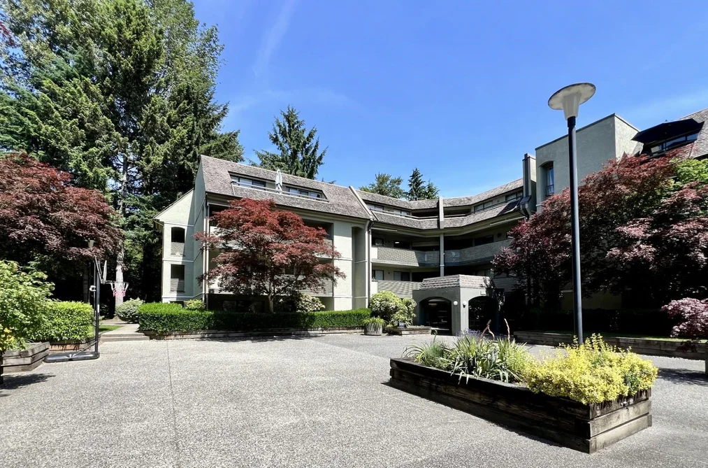 Condo for sale at 401 1210 Pacific Street Coquitlam British Columbia - MLS: R3130974