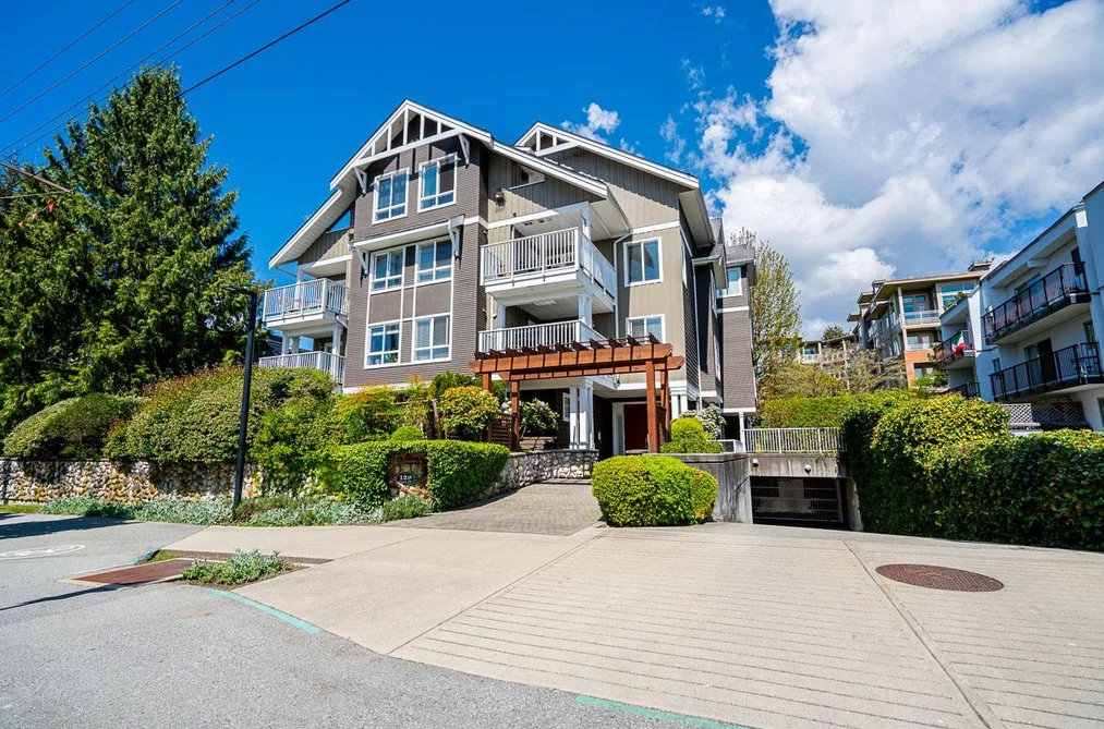 401 128 W 21ST STREET, North Vancouver BC V7M 1Y9, North Vancouver BC — Residential for Sale - Photo 2