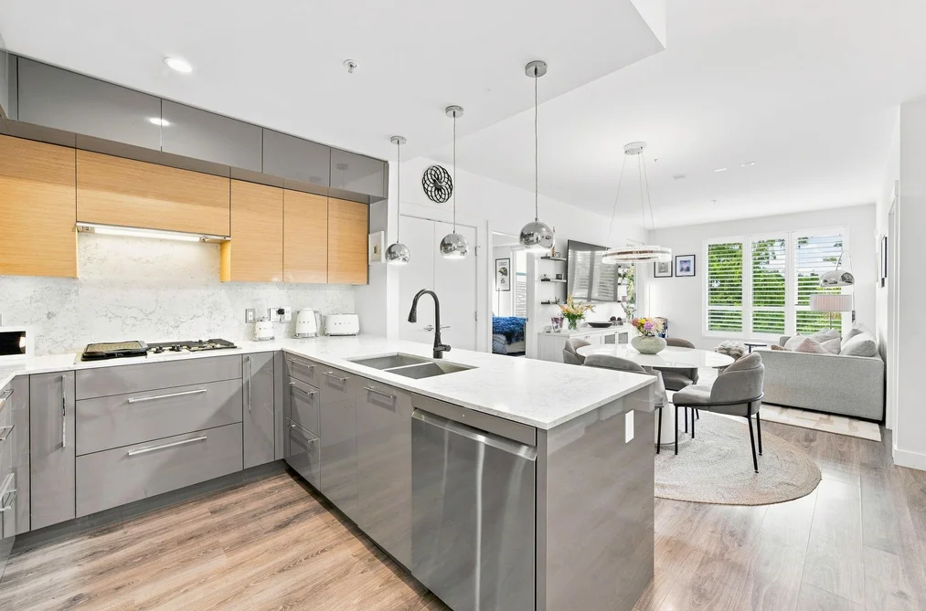 Condo for sale at 401 1327 Draycott Road North Vancouver British Columbia - MLS: R3152909
