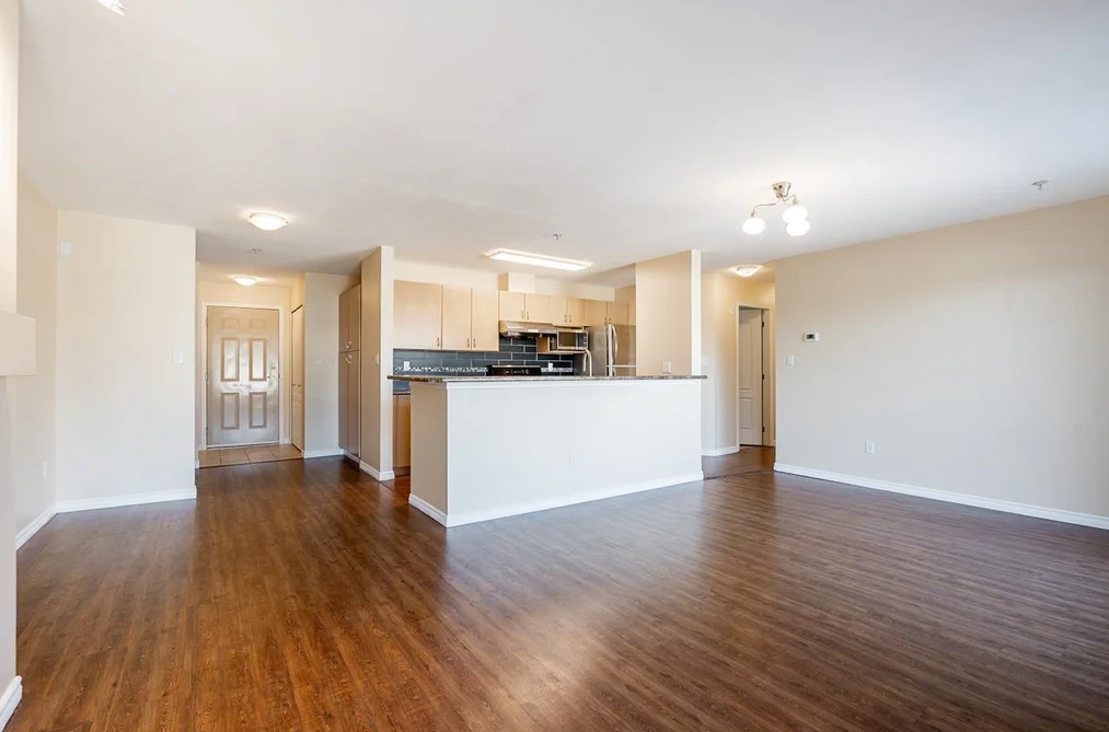 Condo for sale at 401 15220 Guildford Drive Surrey British Columbia - MLS: R3157472