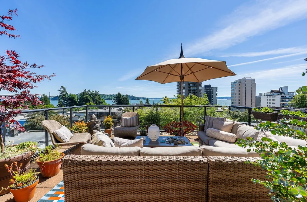 Condo for sale at 401 1765 Marine Drive West Vancouver British Columbia - MLS: R3136750
