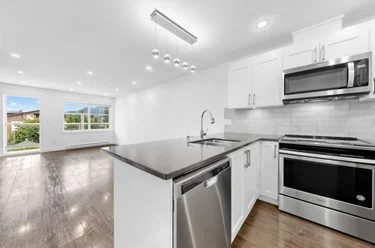 1990 Westminster Ave Unit 401, Port Coquitlam, BC - MLS: R3136383