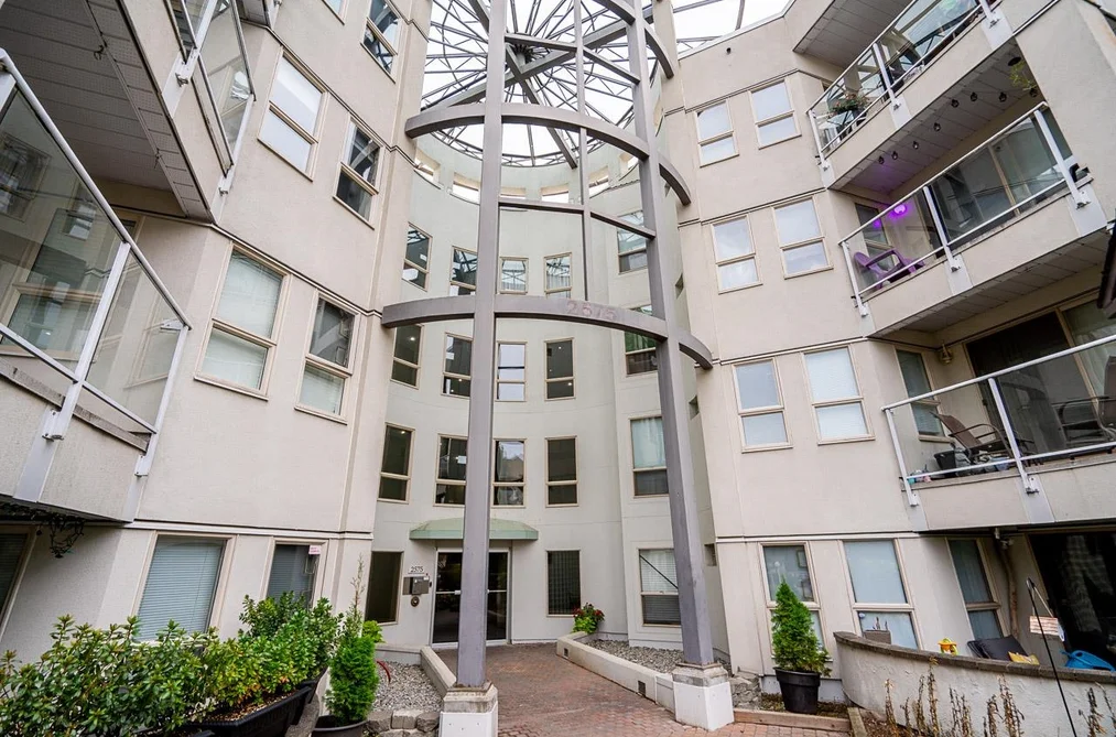 Condo for sale at 401 2575 Ware Street Abbotsford British Columbia - MLS: R3127024