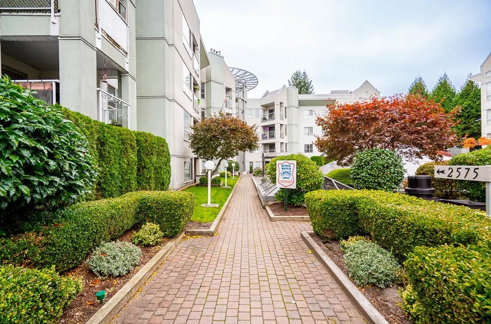 401 2575 WARE STREET, Abbotsford BC V2S 3E2, Abbotsford BC — Residential for Sale - Photo 3
