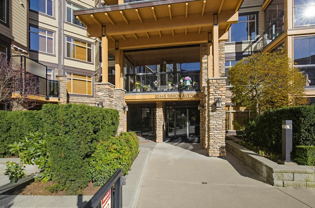 401 32445 SIMON AVENUE, Abbotsford BC V2T 0G7, Abbotsford BC — Residential for Sale - Photo 2