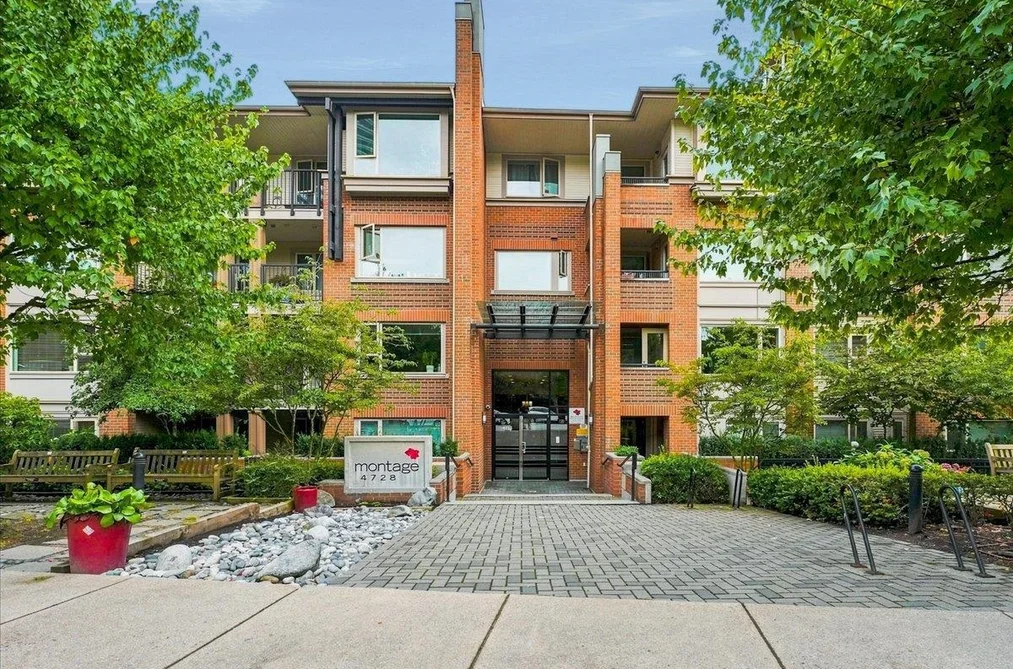 Condo for sale at 401 4728 Dawson Street Burnaby British Columbia - MLS: R3158231