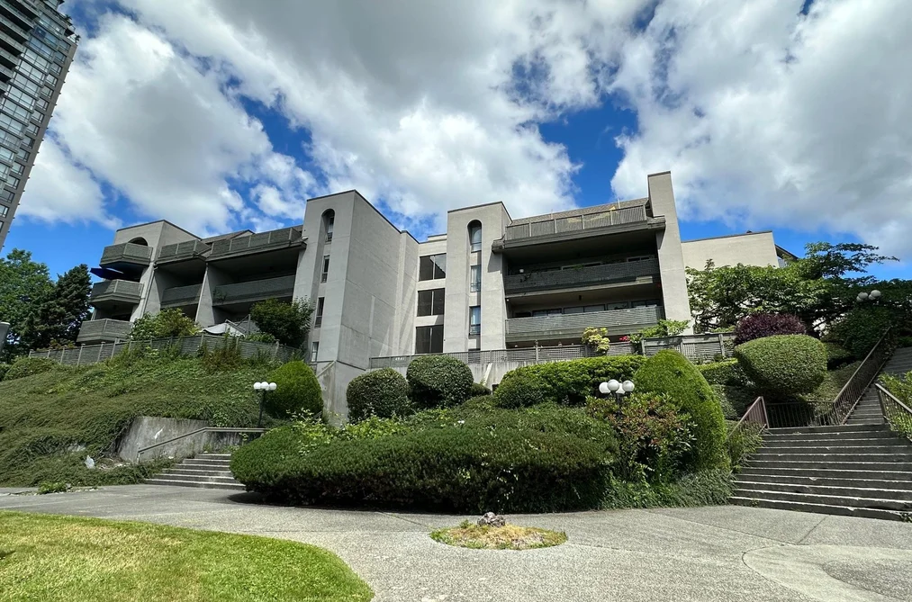 401 4941 LOUGHEED HIGHWAY, Burnaby BC V5B 4S6, Burnaby BC — Residential for Sale - Photo 2