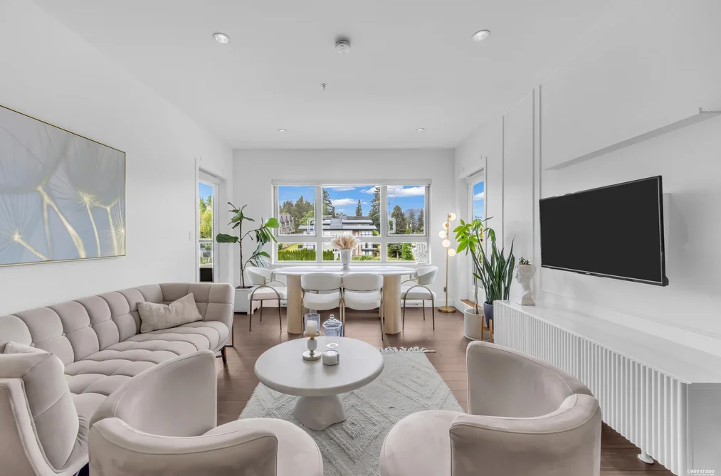 Condo for sale at 401 5688 Hastings Street Burnaby British Columbia - MLS: R3146612