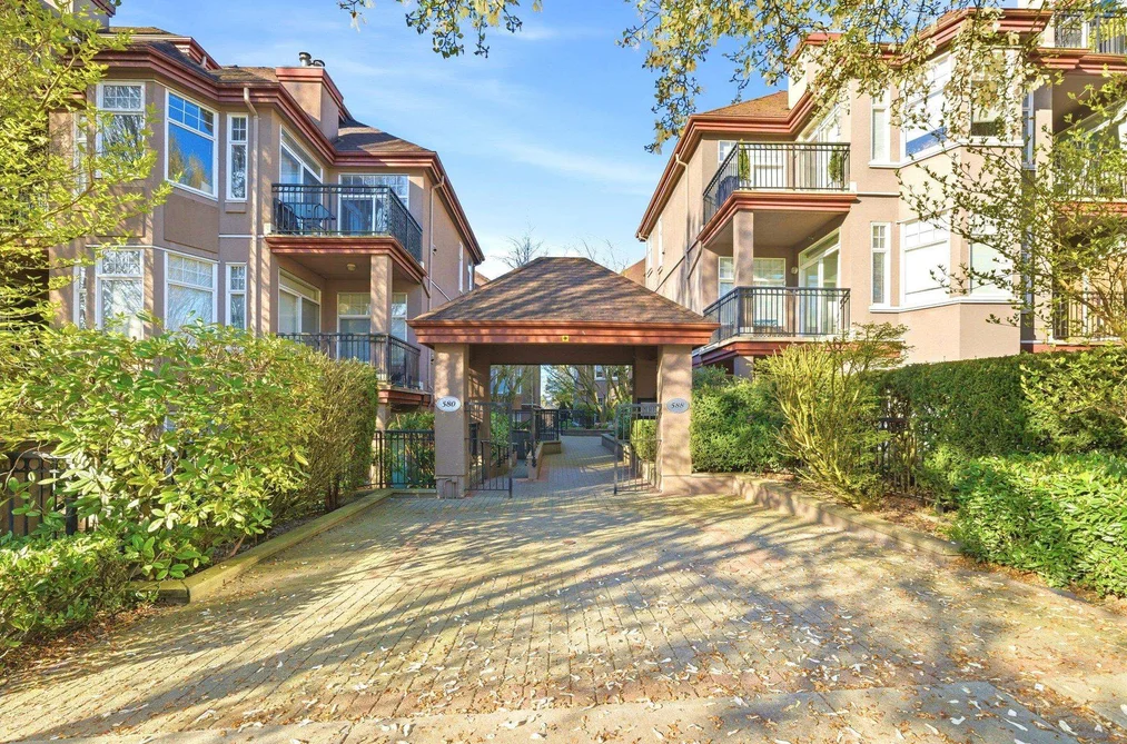 Condo for sale at 401 580 Twelfth Street New Westminster British Columbia - MLS: R3168526