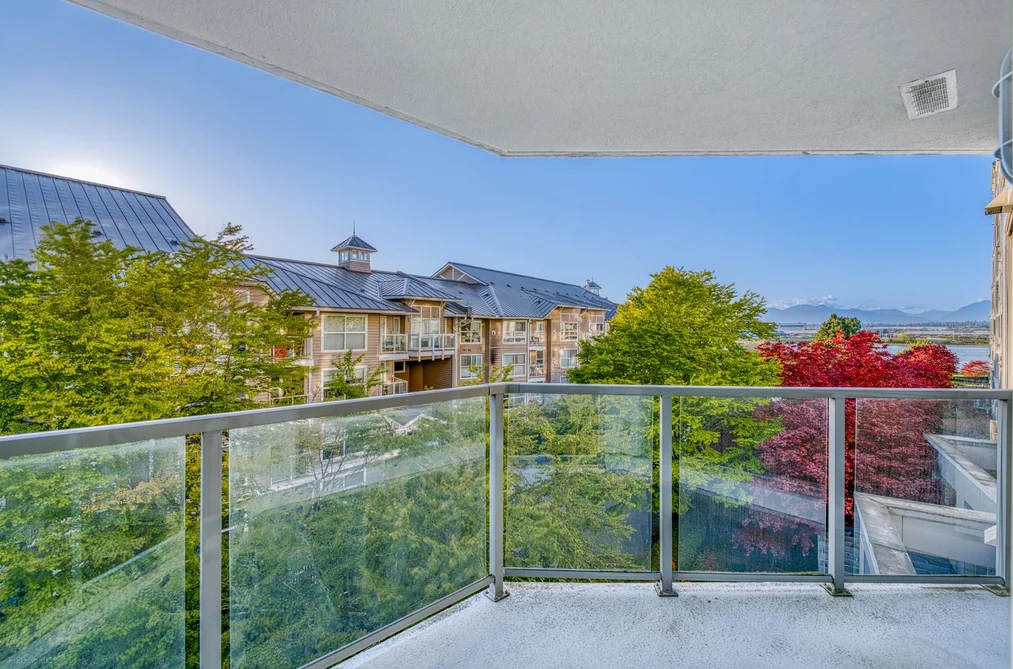 Condo for sale at 401 5860 Dover Crescent Richmond British Columbia - MLS: R3120882