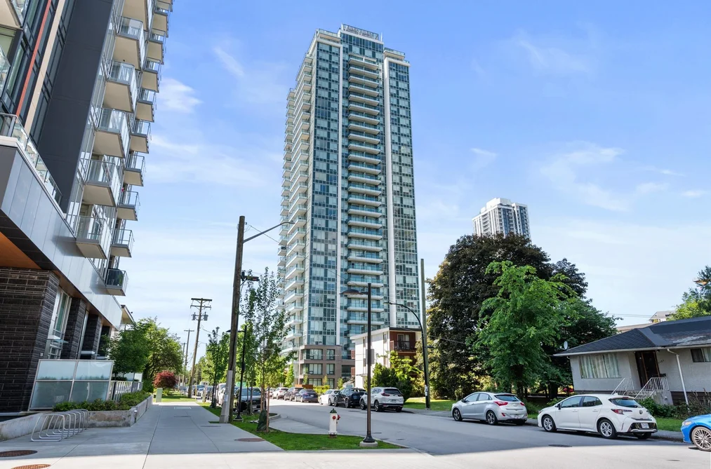 Condo for sale at 401 6463 Silver Avenue Burnaby British Columbia - MLS: R3087659