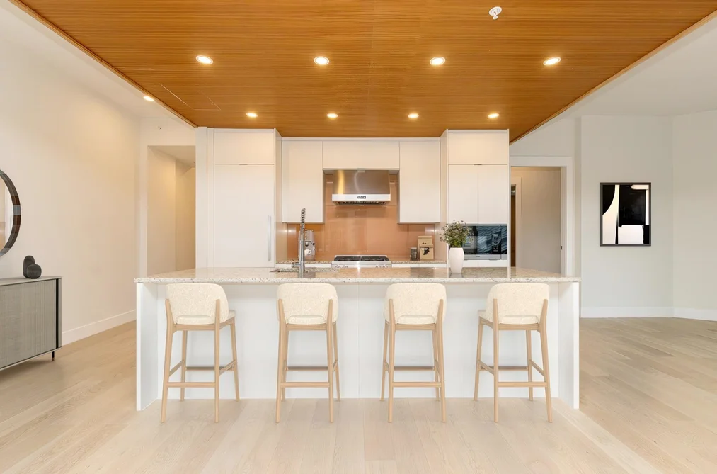 401 6687 NELSON AVENUE, West Vancouver BC V7W 2B2, West Vancouver BC — Residential for Sale - Photo 2
